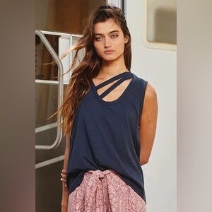 Relaxed Fit Oversized Cross Strap Neckline Cut Out Tank Top